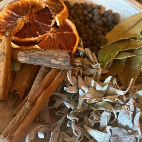Eros' Orchard Aroma Simmer Pot - Stove-Top potpourri - Orange Cinnamon Scent - Picture 3 of 4